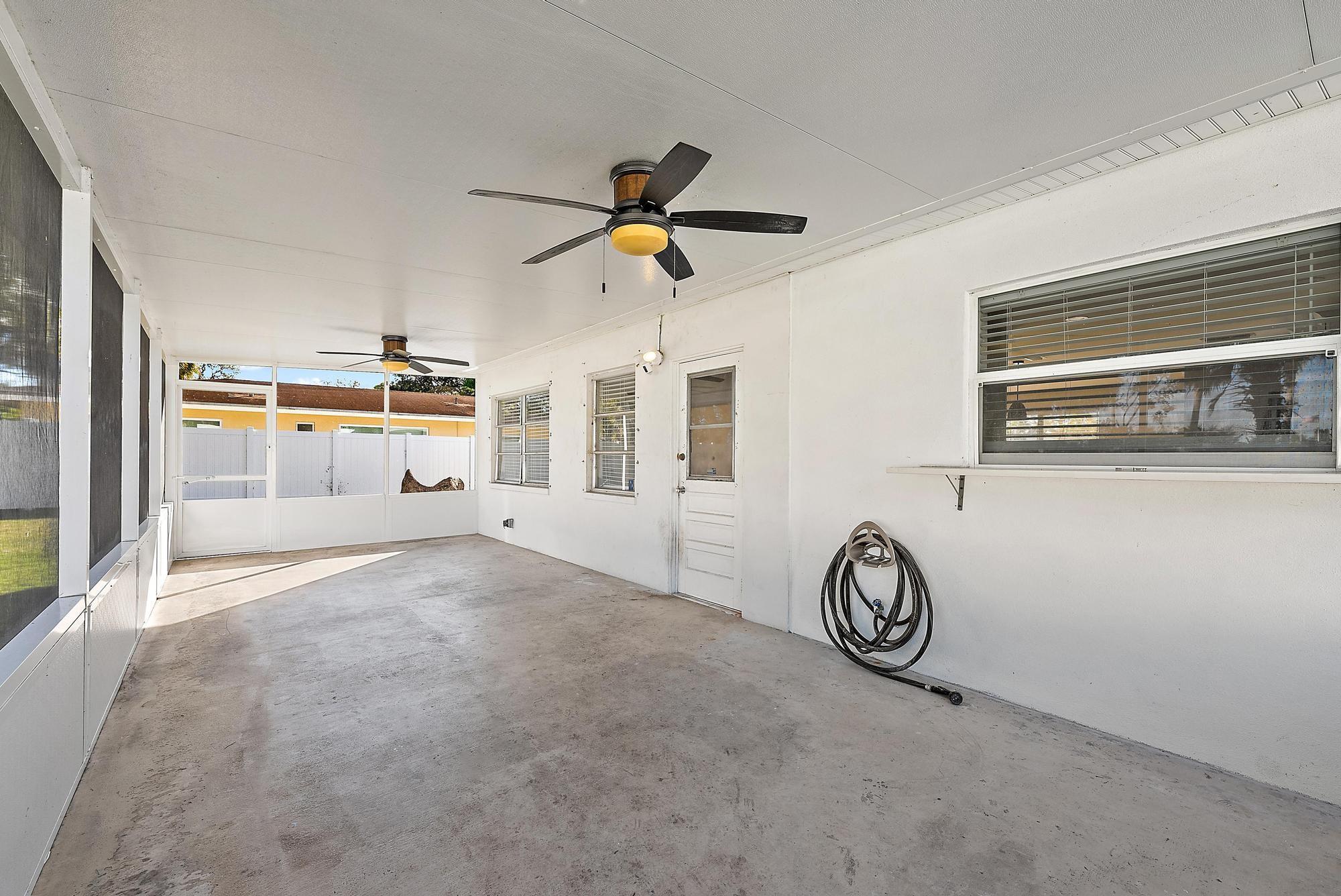 PALM BEACH GARDENS - Residential Lease