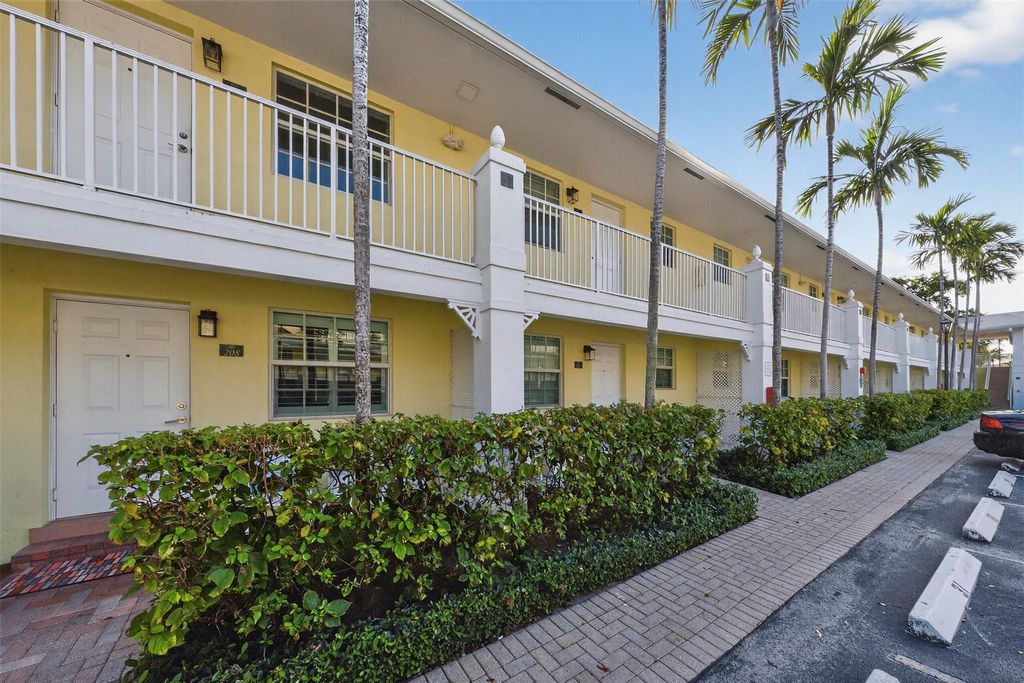 Photo of 2660 NE 8th Avenue #216, Wilton Manors, FL 33334 (MLS # F10554097)