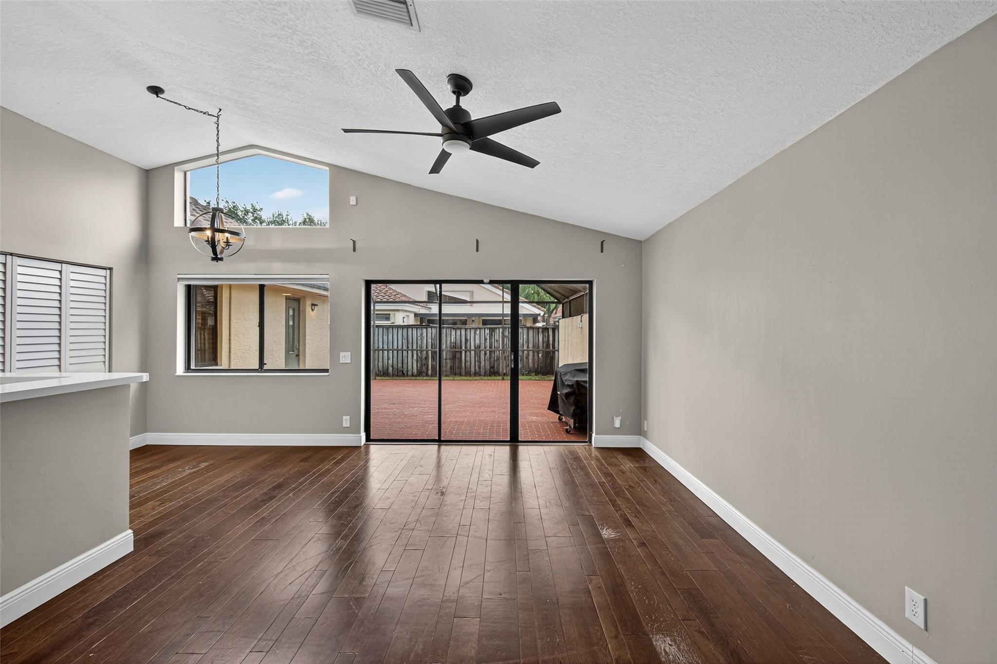 CROSSCREEK II - Residential