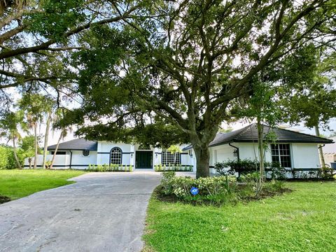 Photo of 19558 Red Gum Trail, Jupiter, FL 33458 (MLS # R11112019)