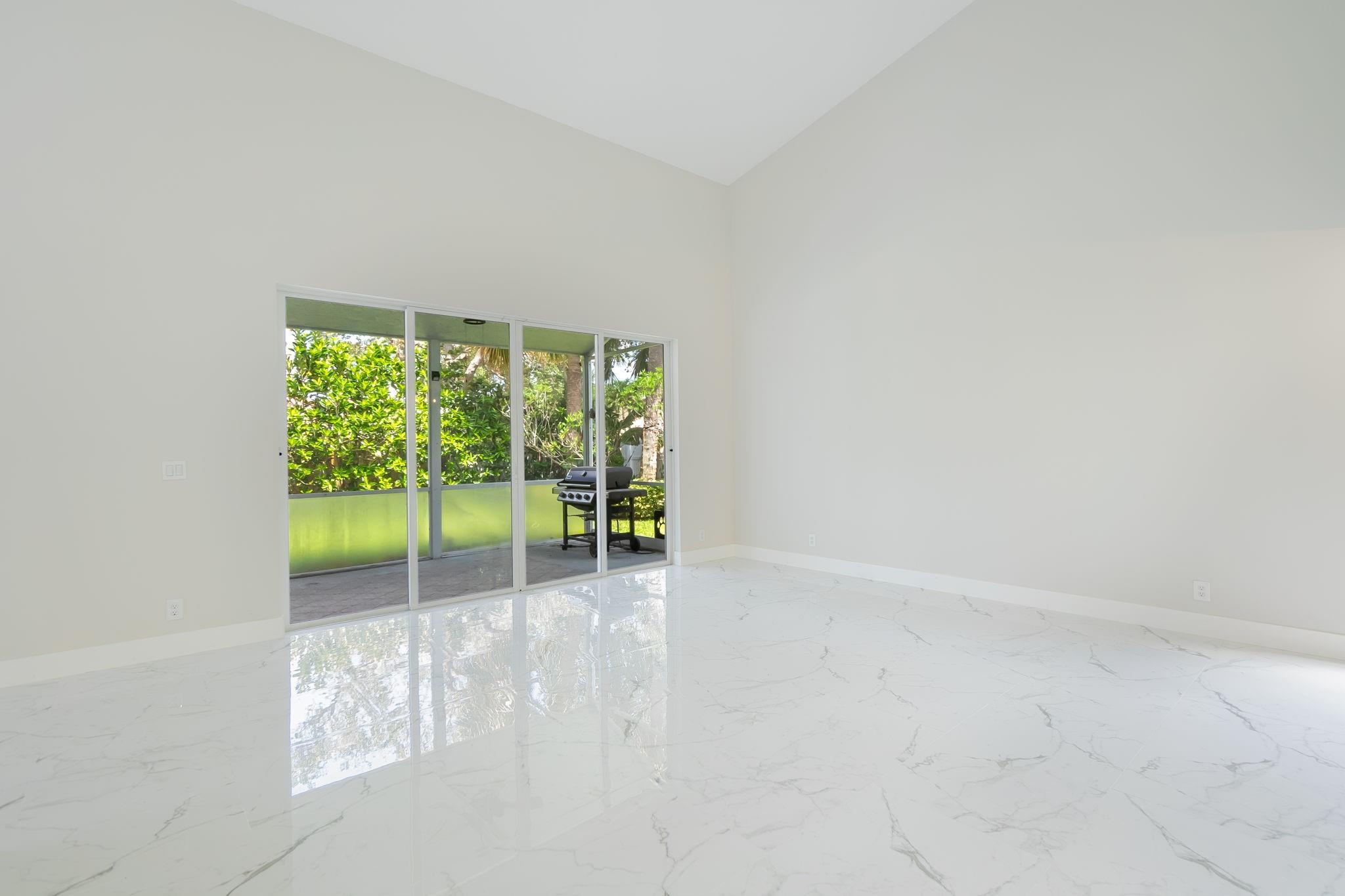 SIENA OAKS - Residential