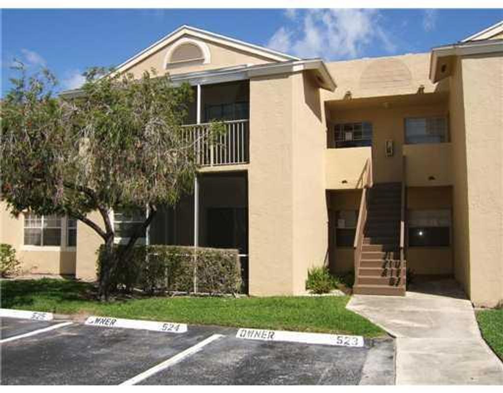 Photo of 731 Cypress Lane #D, Deerfield Beach, FL 33064 (MLS # B26034748)