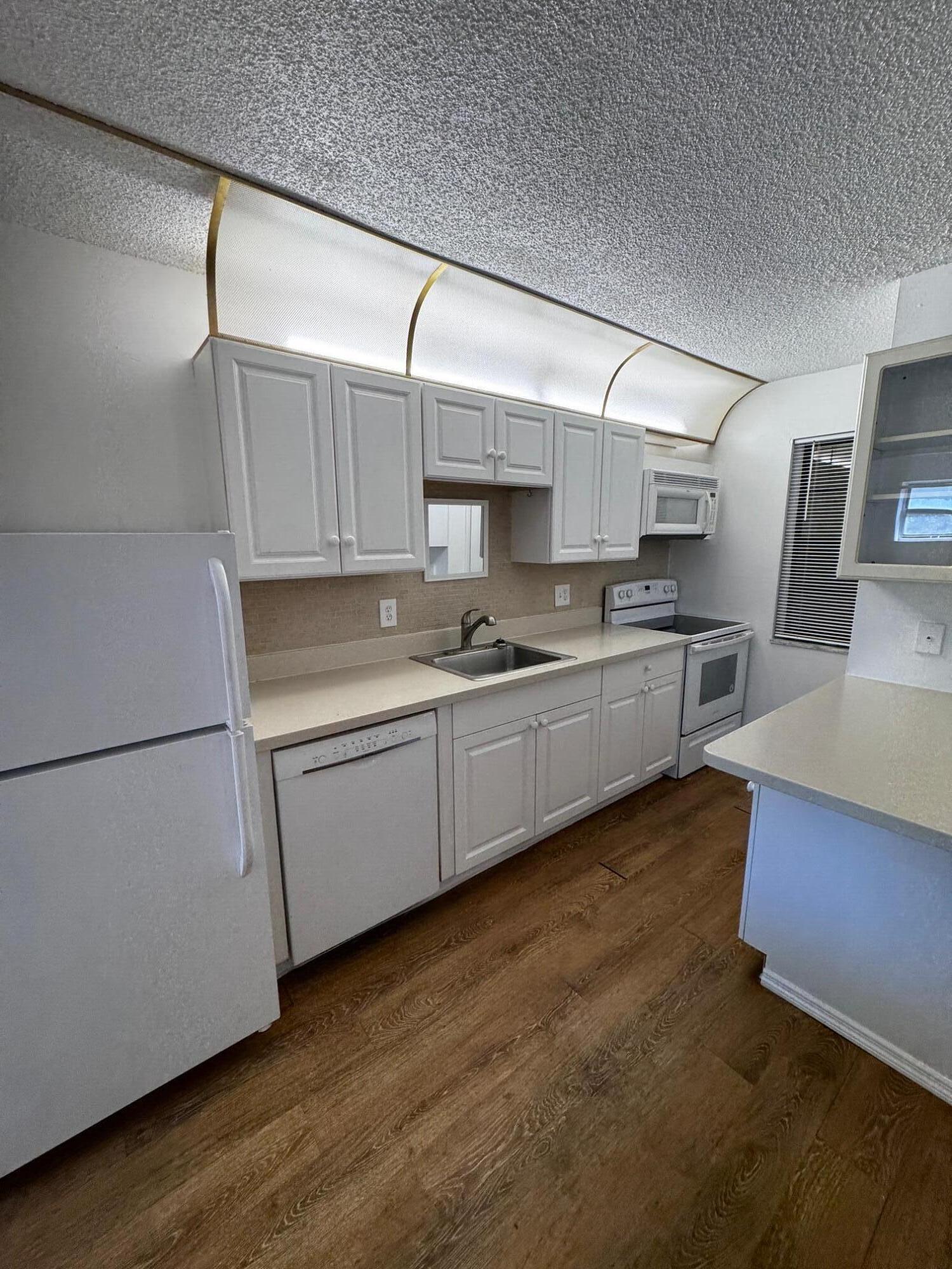 SIERRA CONDO APARTMENTS - Residential