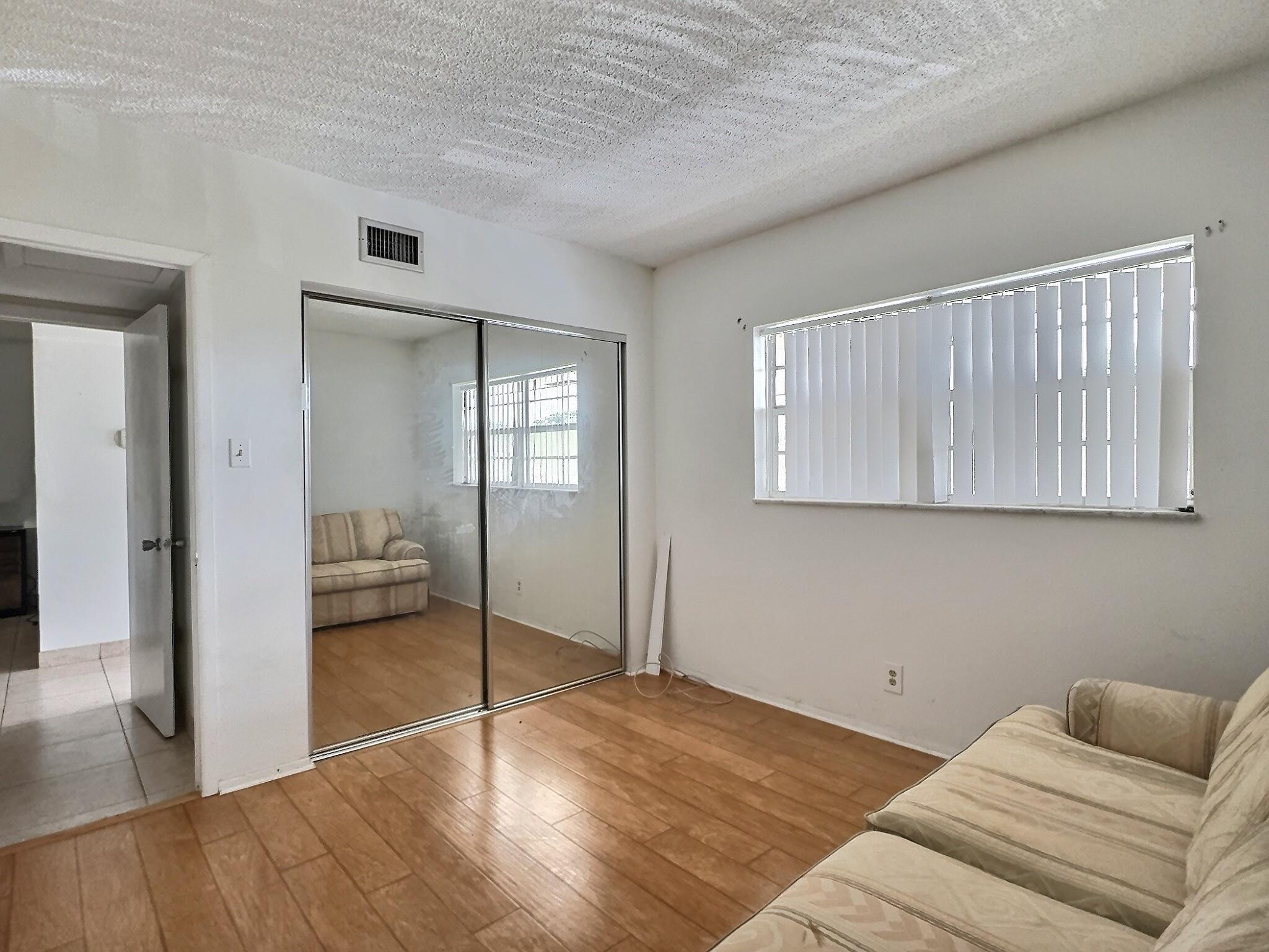 Oriole Gardens - Residential