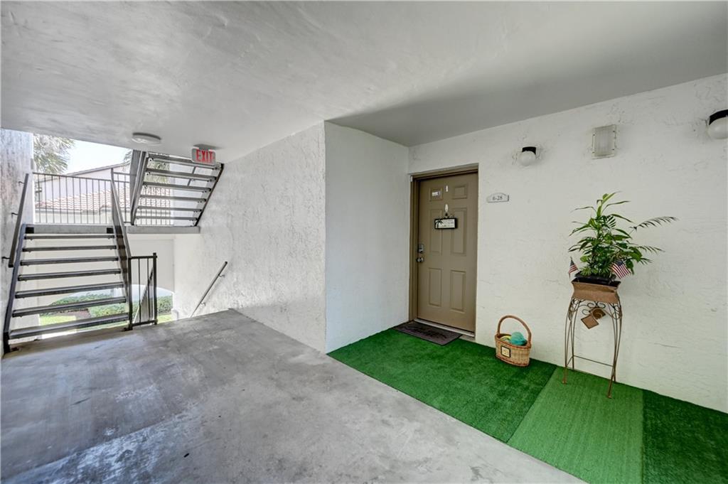 HOLLYWOOD PARC - Residential