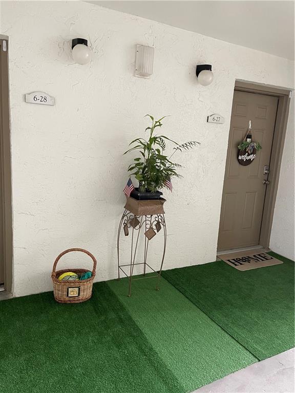 HOLLYWOOD PARC - Residential