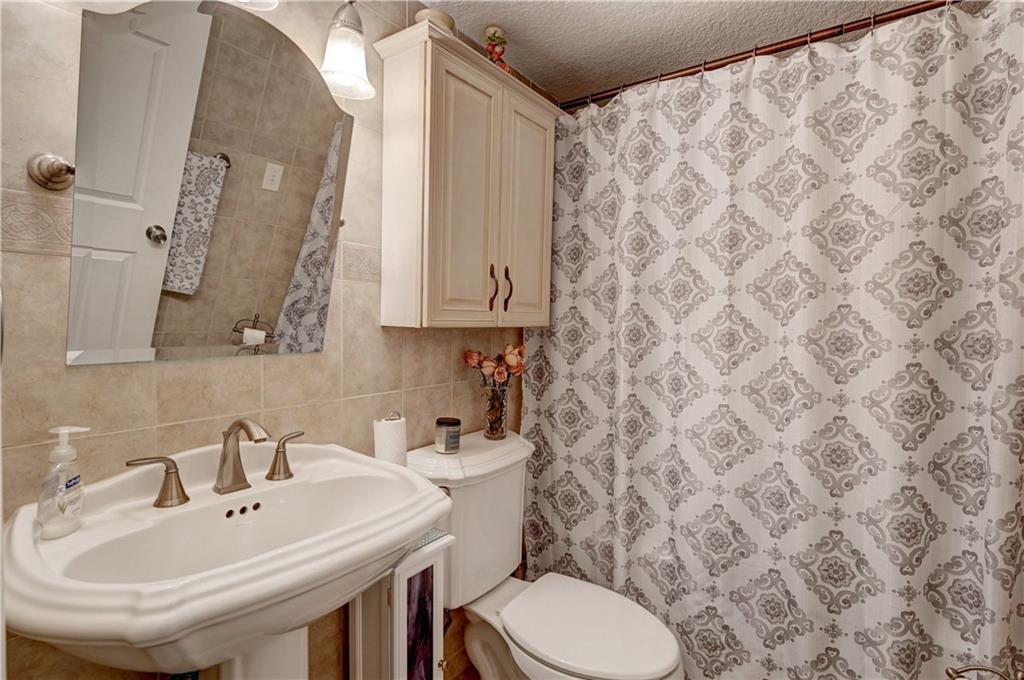 HOLLYWOOD PARC - Residential