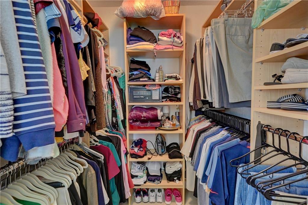 HOLLYWOOD PARC - Residential