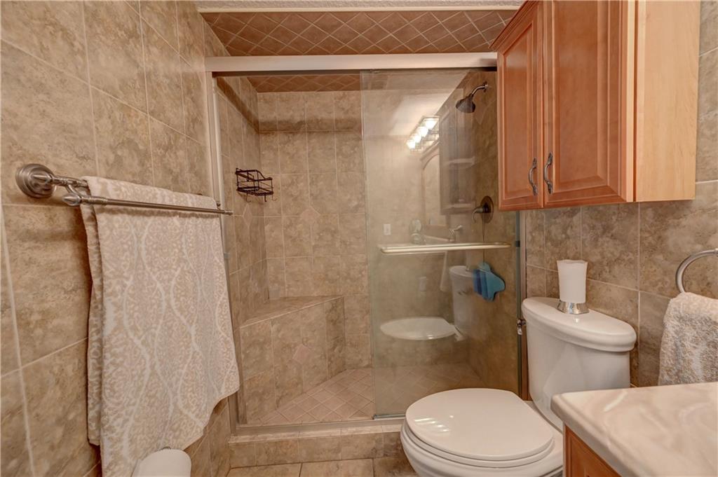 HOLLYWOOD PARC - Residential