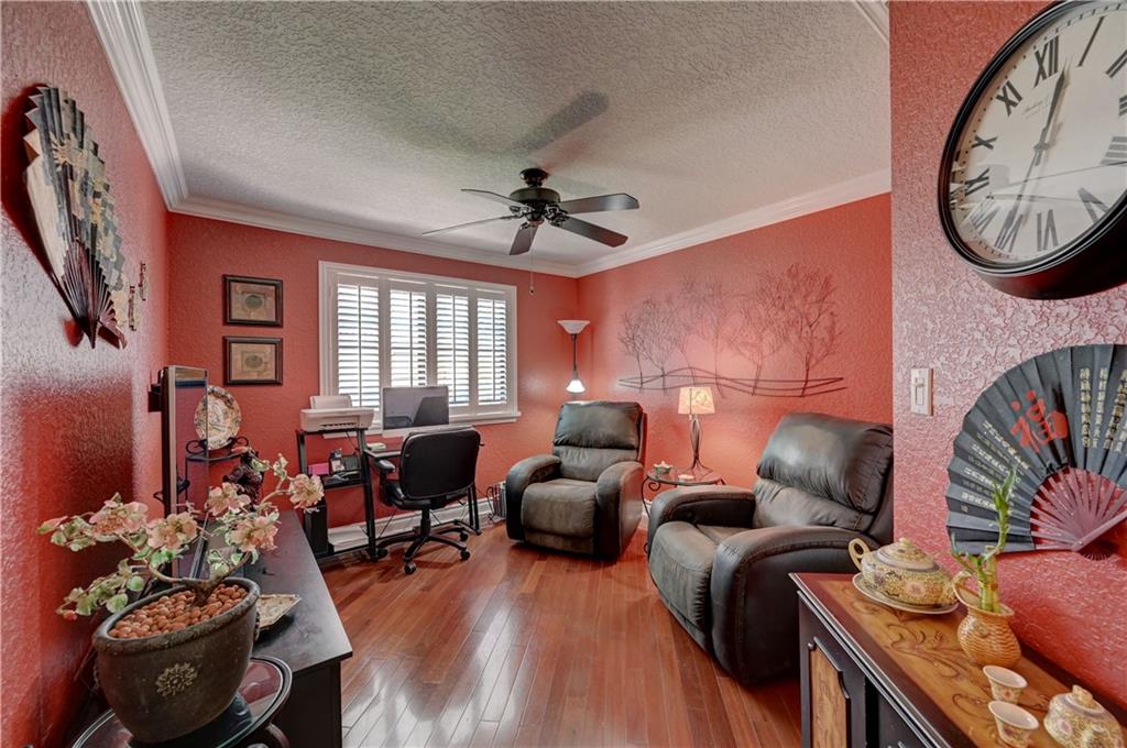 HOLLYWOOD PARC - Residential