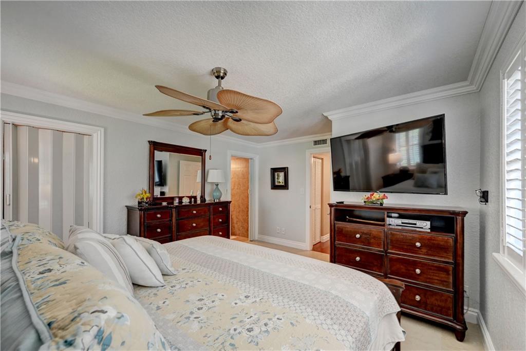 HOLLYWOOD PARC - Residential