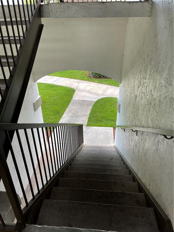 HOLLYWOOD PARC - Residential