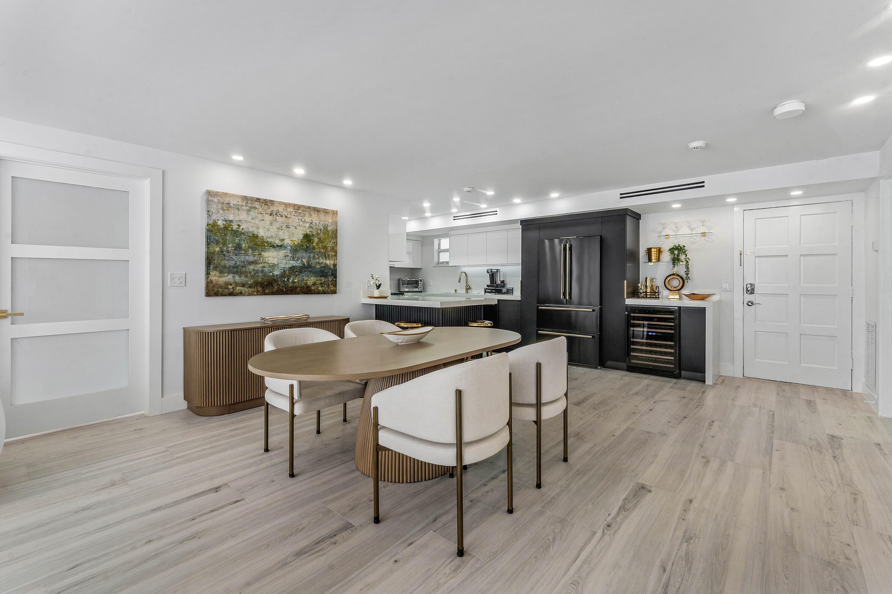View photos, virtual tours, details... 3570 S OCEAN Boulevard 609