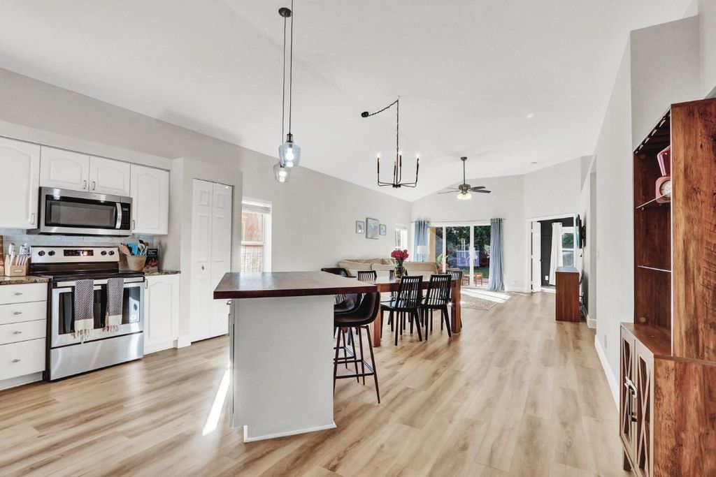 Photo of 5171 Elpine Way, Palm Beach Gardens, FL 33418 (MLS # F10546264)