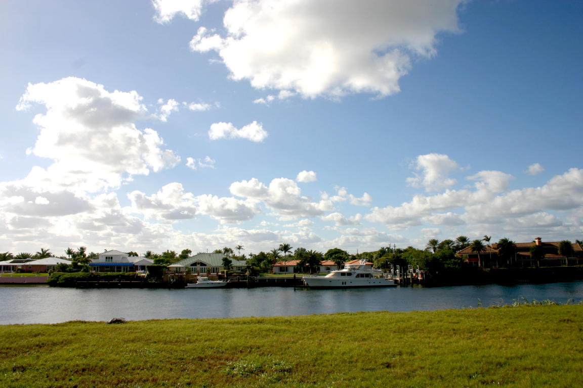 Hillsboro Mile - Land