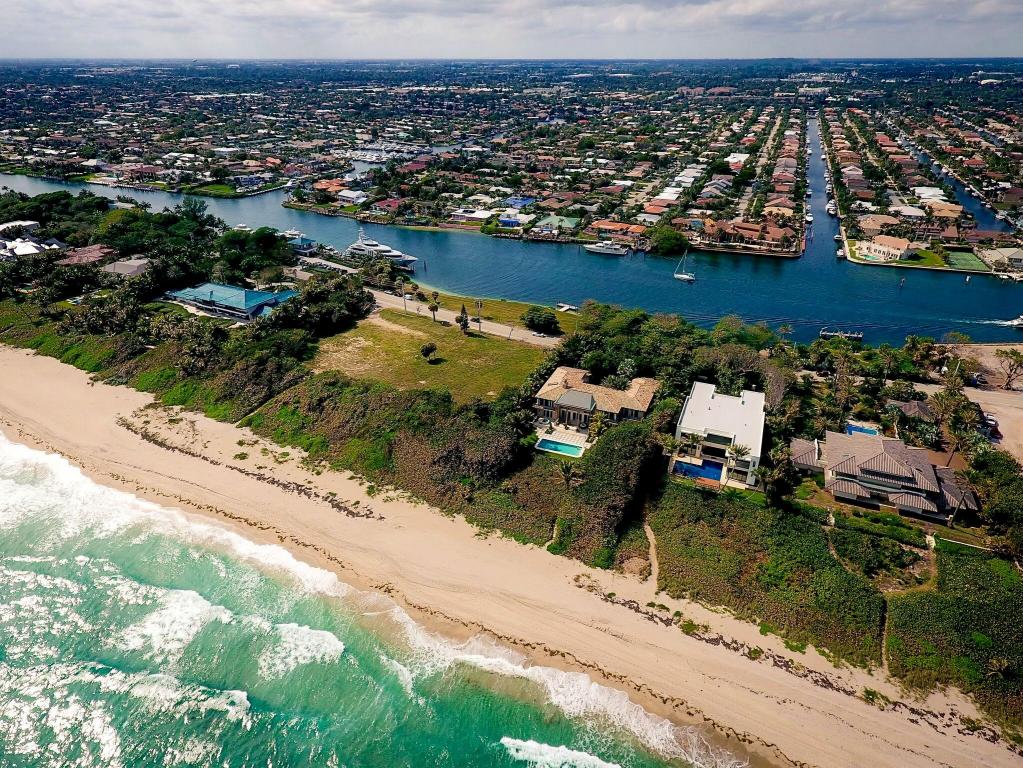 Hillsboro Mile - Land