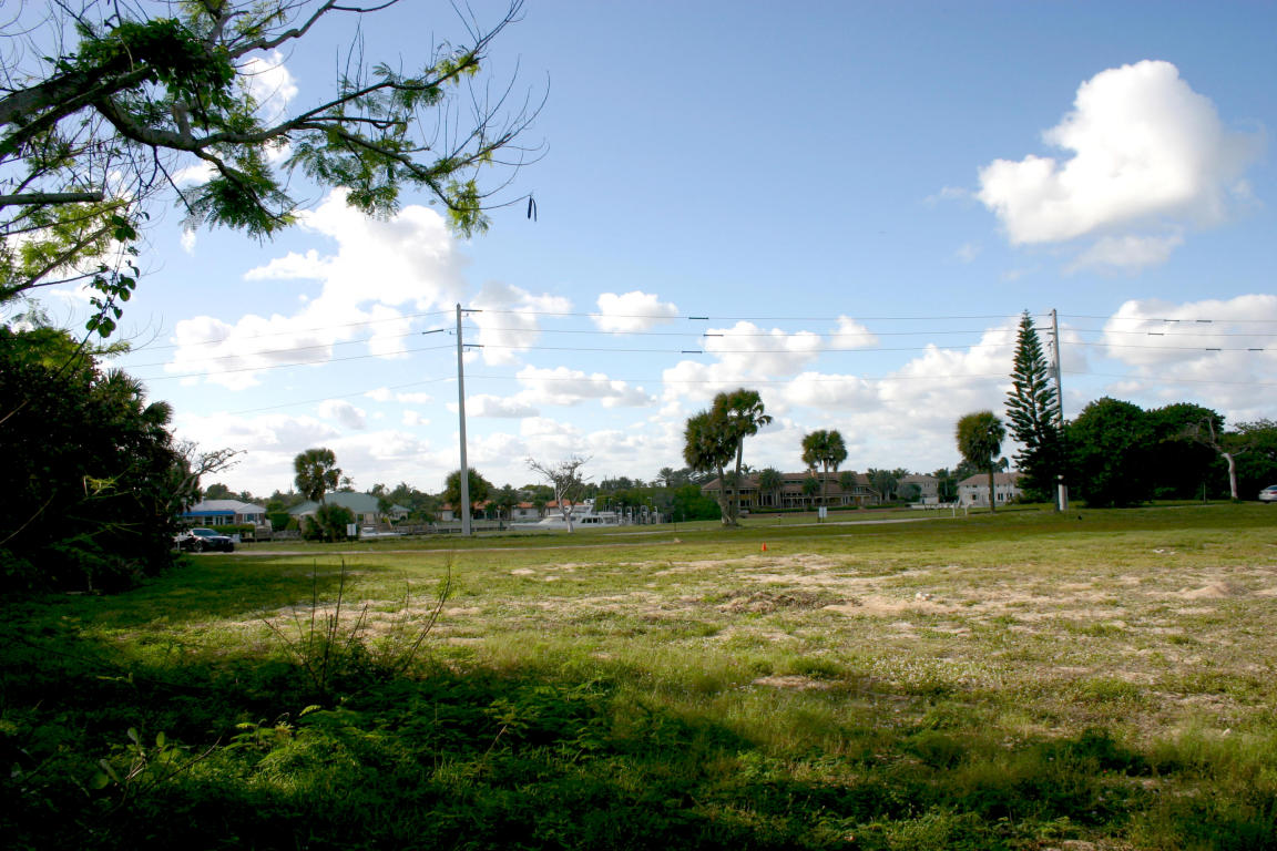 Hillsboro Mile - Land