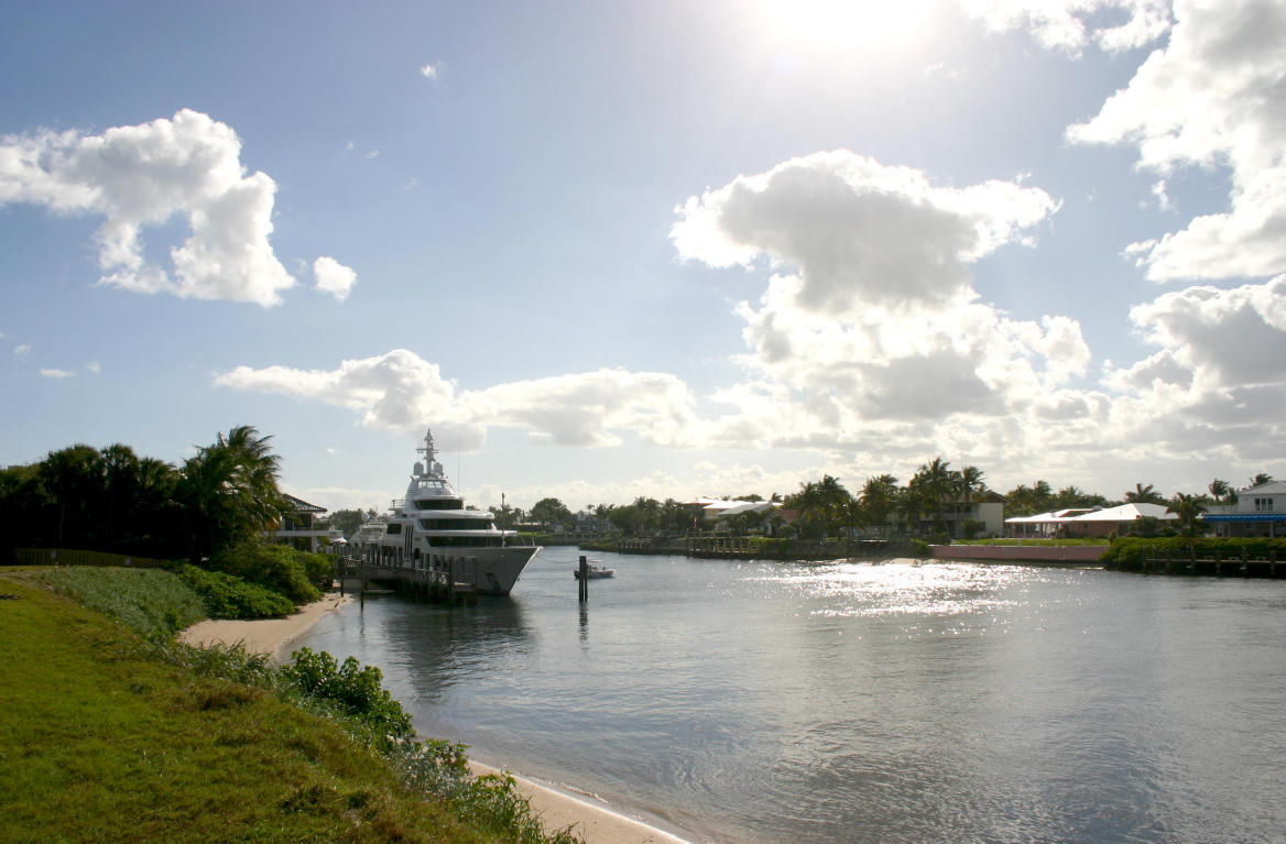 Hillsboro Mile - Land