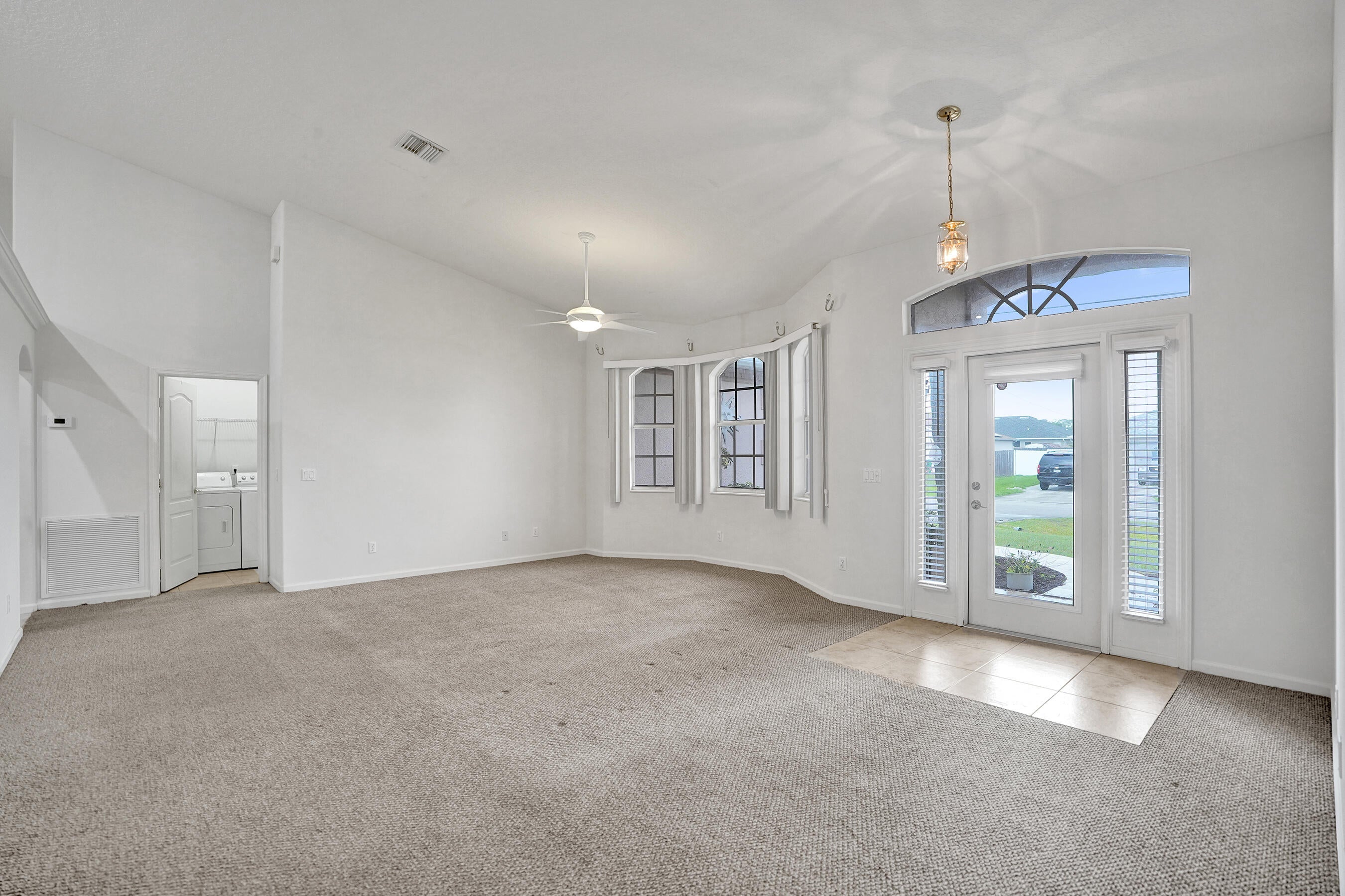 5825 NW ZENITH Drive, Port St Lucie, FL, 34986/$449,000 4 5825 NW ZENITH Drive