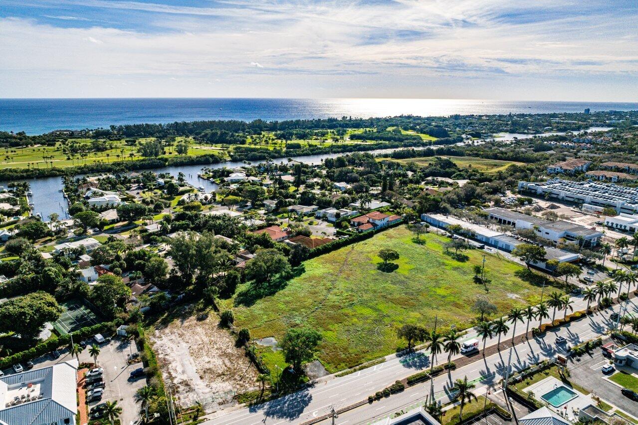 DELRAY BEACH ESTATES - Land