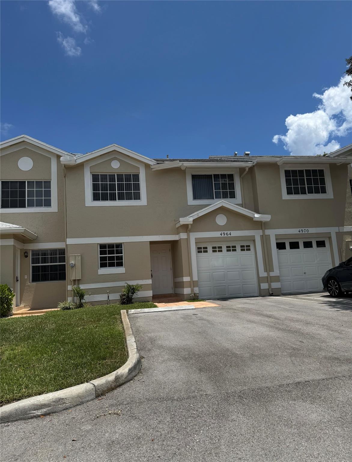 BEAUTIFUL and freshly renovated 3 bed/ 2.5 Bath townhome in a great location in Cooper City. 1 car garage and 2 driveway parking spots, fenced in private, back patio, all bedrooms on second floor, wood throughout first level and carpeted staircase. Lots of Natural light and very spacious. Community pool! Great schools, SHOW AND RENT !!!