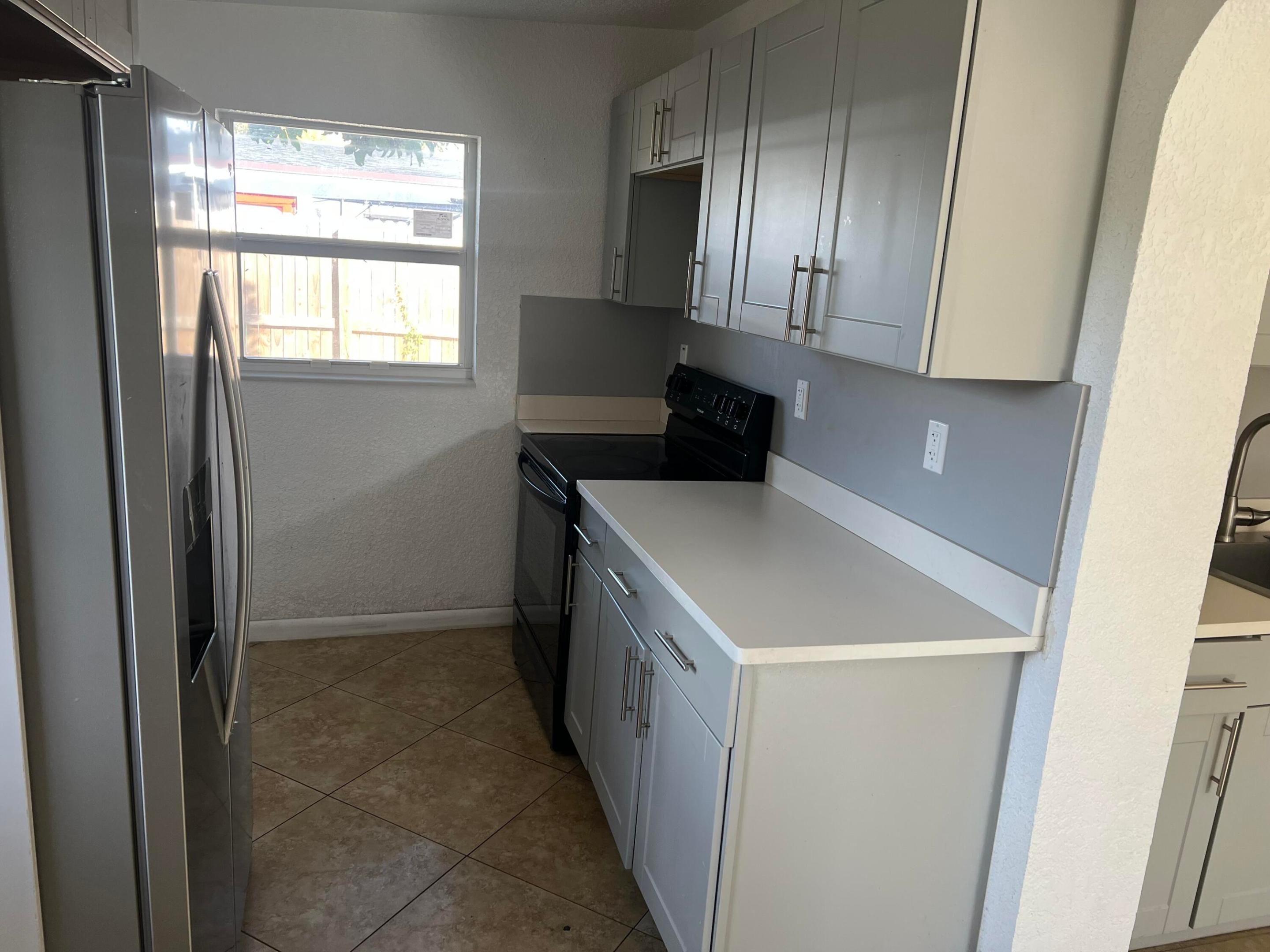 1633 NE 53rd Court