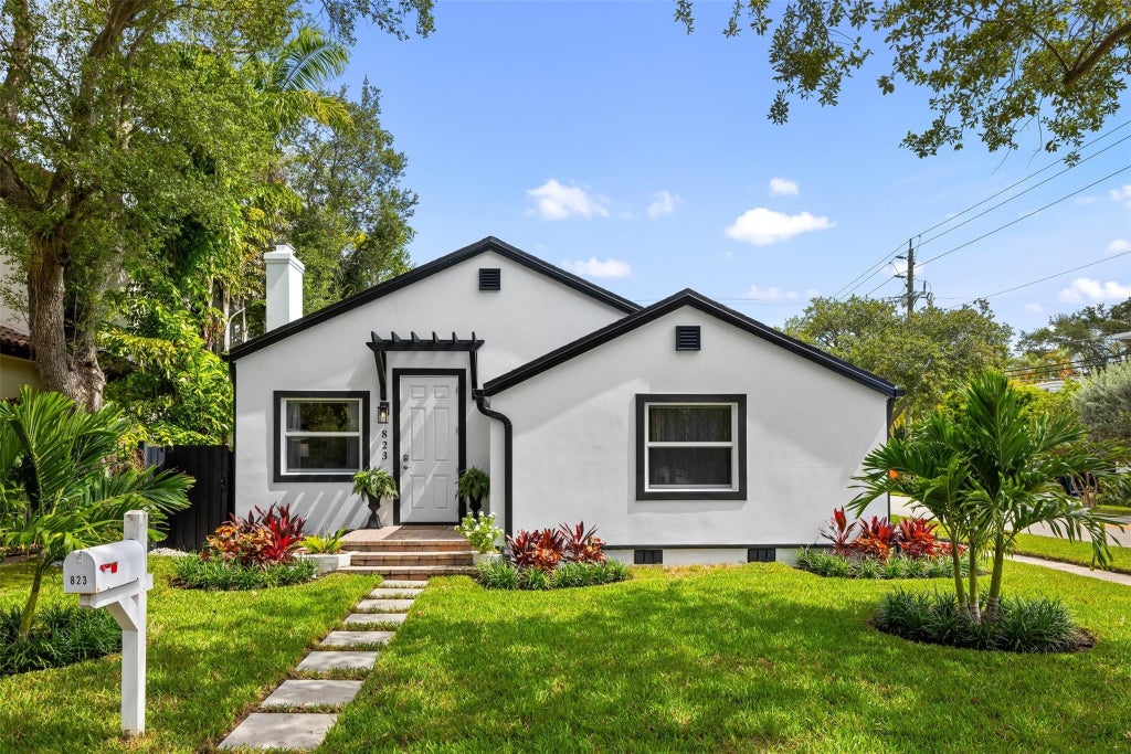 Photo of 823 SE 7th Street, Fort Lauderdale, FL 33301 (MLS # F10518244)