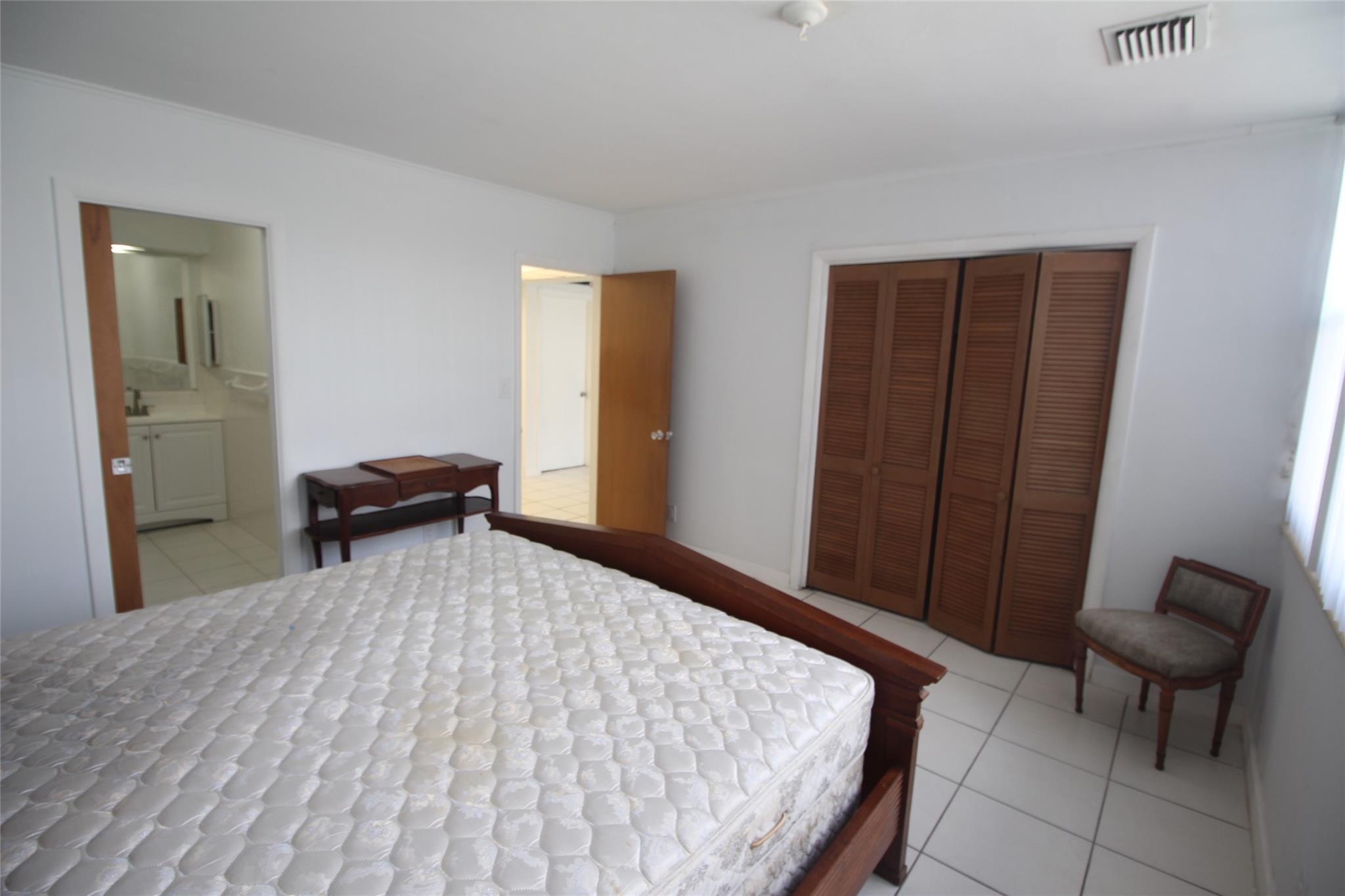 Galt Ocean Mile 34-16 B - Residential Lease