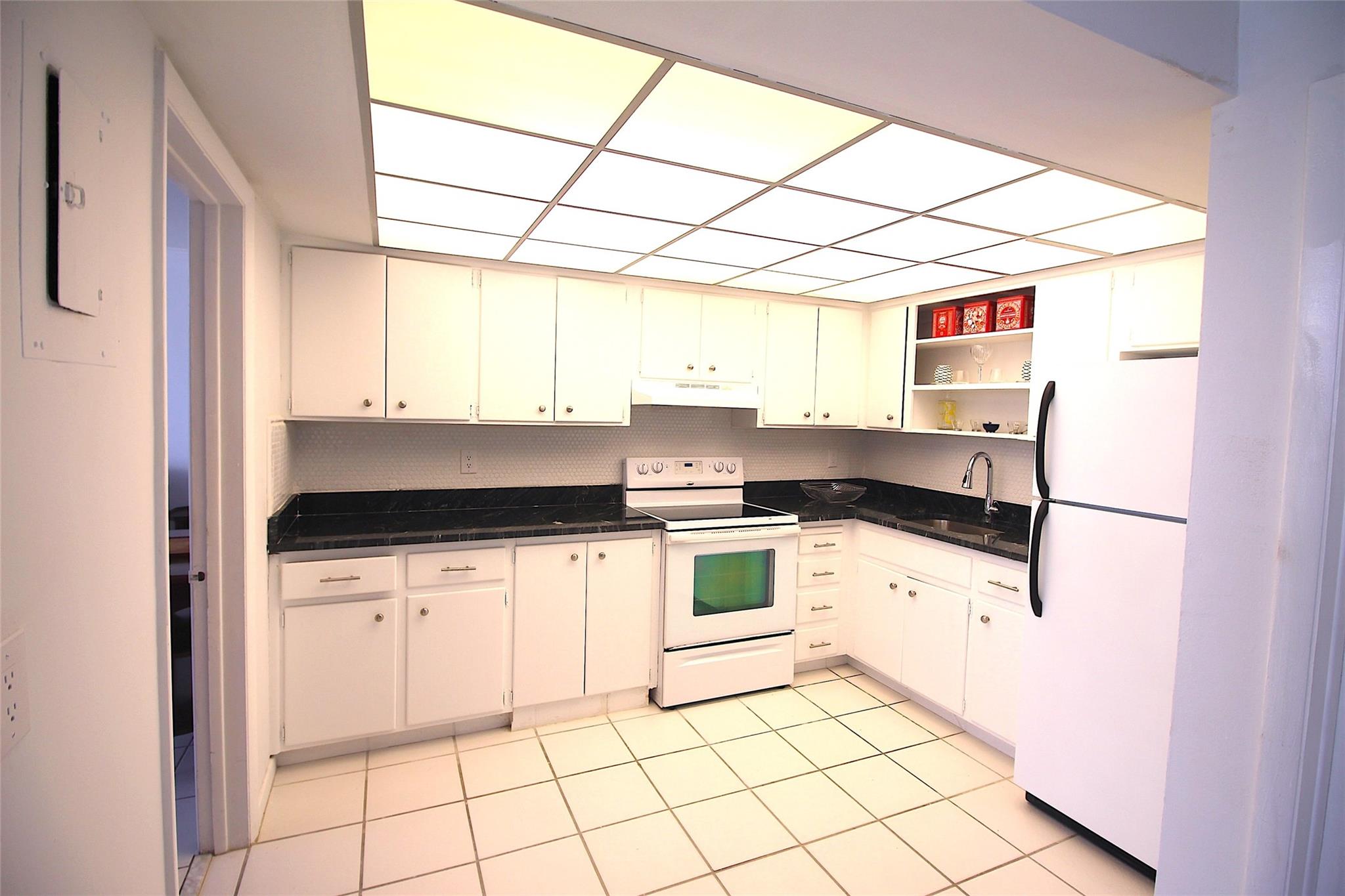 Galt Ocean Mile 34-16 B - Residential Lease