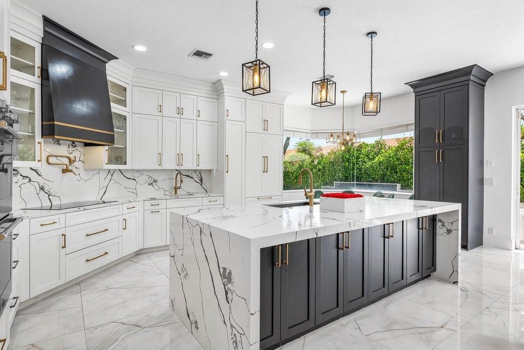 Photo of 9755 Parkview Avenue, Boca Raton, FL 33428 (MLS # R11100318)