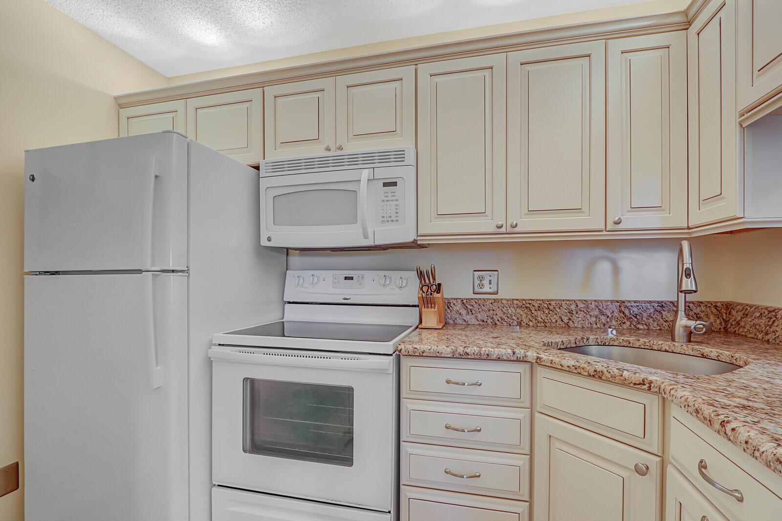 JENSEN BEACH CLUB CONDO - Residential