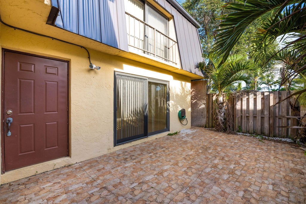 Photo of 2471 Waterside Drive, Lake Worth, FL 33461 (MLS # B26046585)