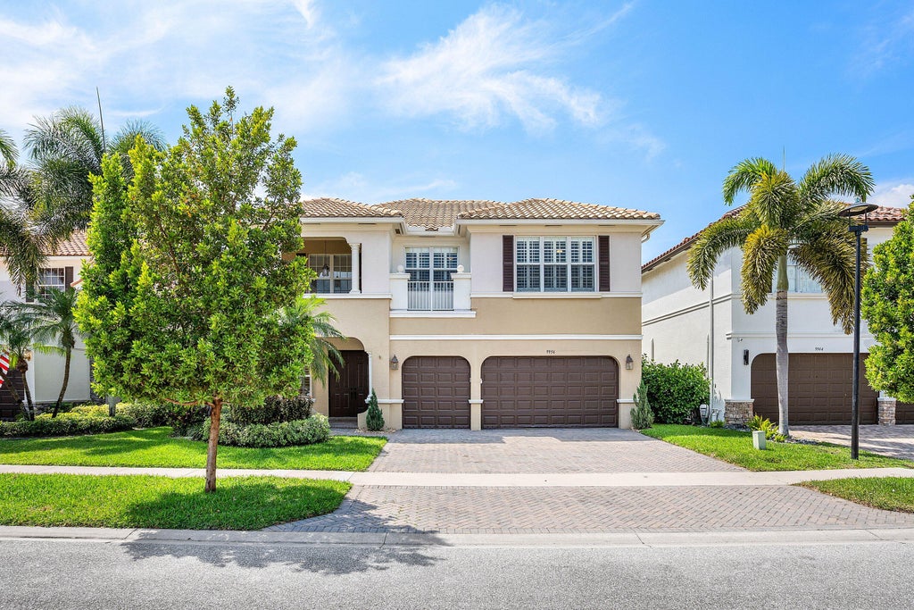 Photo of 9956 Cobblestone Creek Drive, Boynton Beach, FL 33472 (MLS # B26008085)
