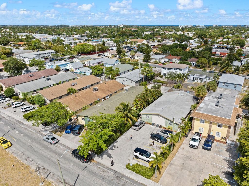 Photo of 706 N G Street, Lake Worth Beach, FL 33460 (MLS # F10434012)