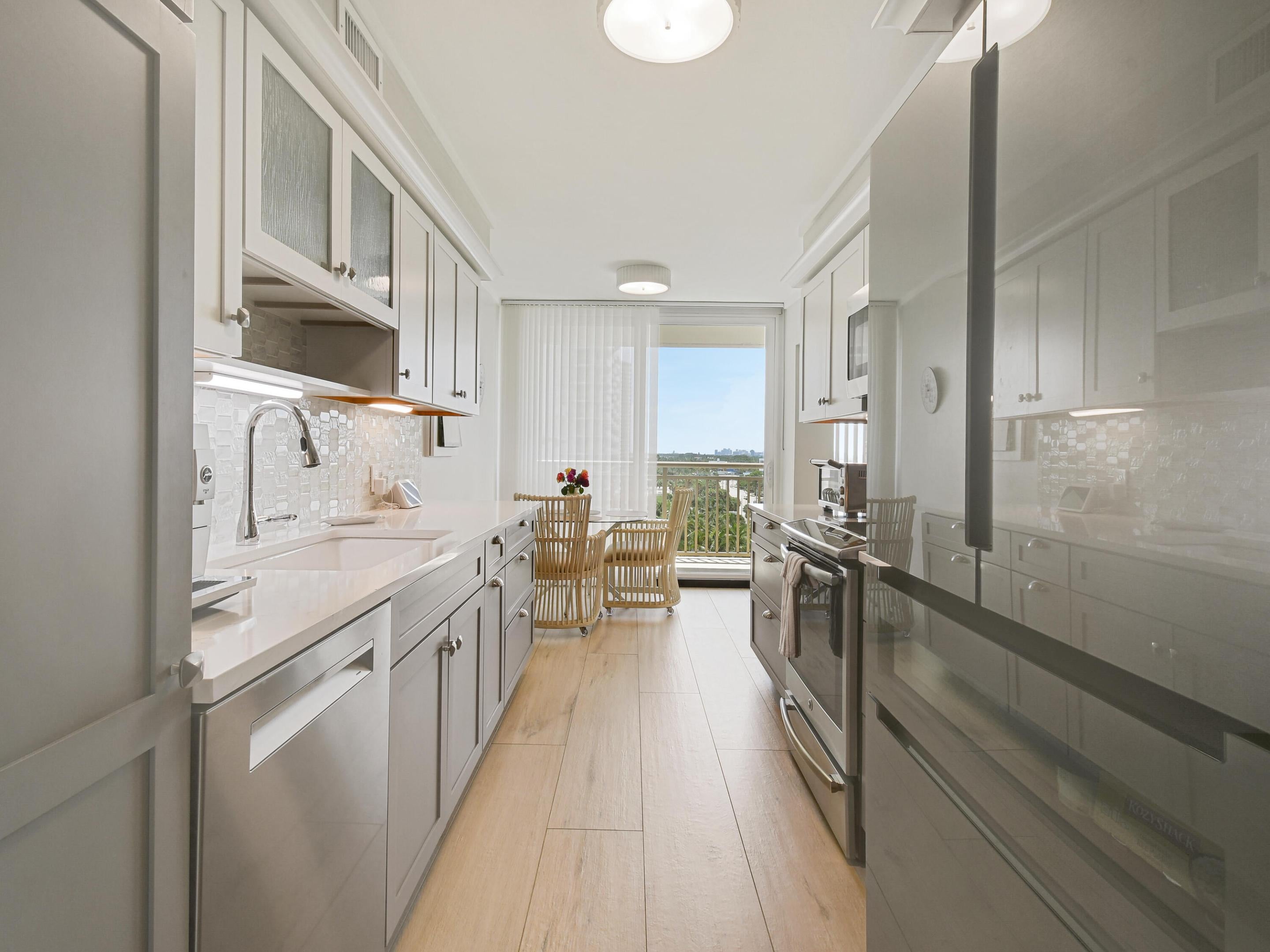 3400 N OCEAN Drive 908, Singer Island, FL, 33404/$999,750 1 3400 N OCEAN Drive 908