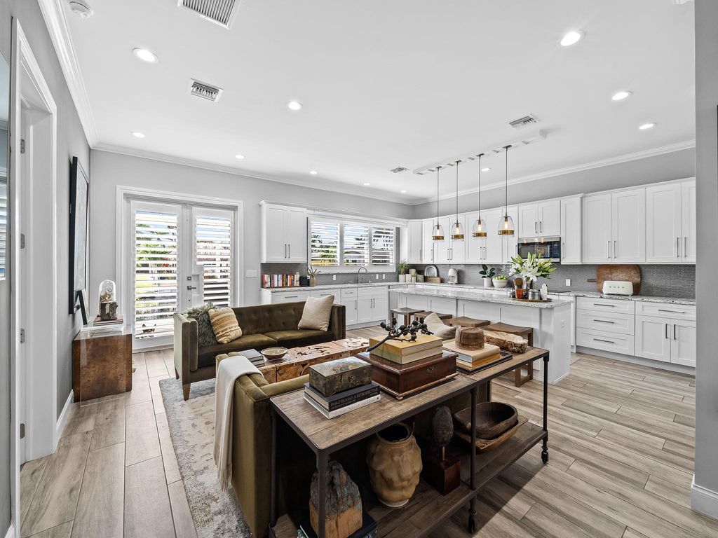 Photo of 4011 NE 16th Terrace, Oakland Park, FL 33334 (MLS # F10432250)