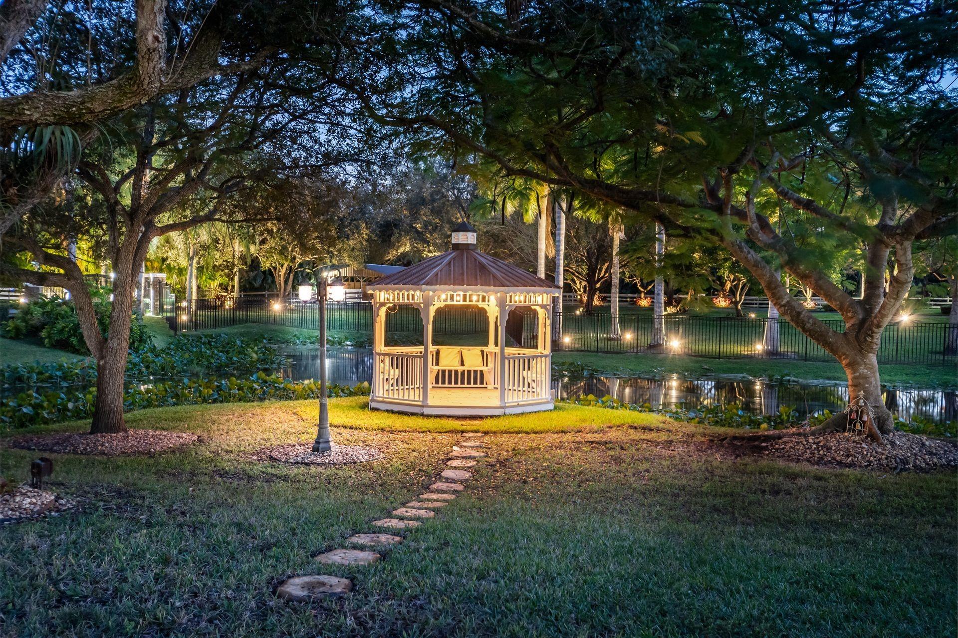 ROLLING OAKS - Residential