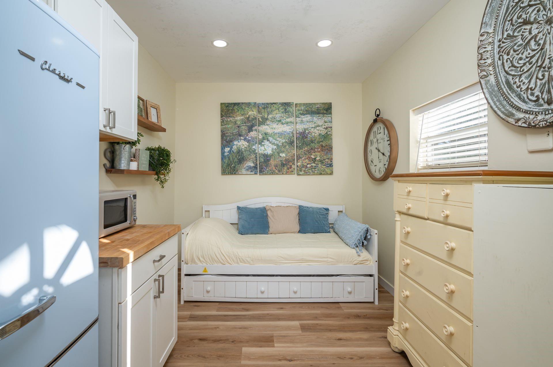 ROLLING OAKS - Residential