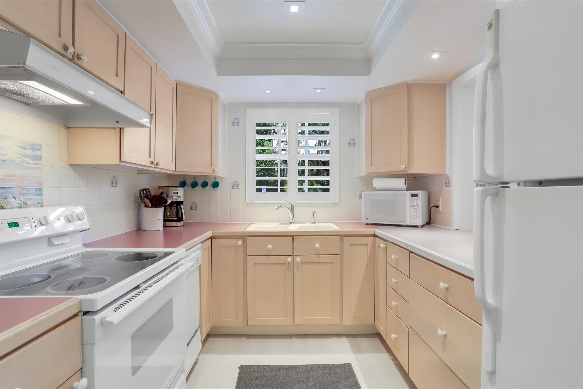 OCEAN AIRE CONDO - Residential Lease