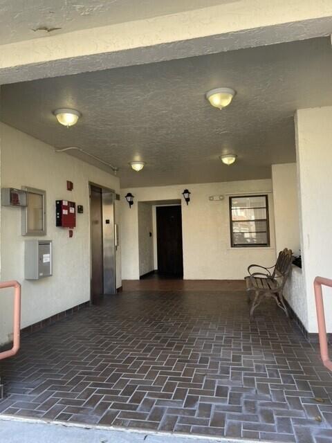 SHORES AT WELLINGTON COND - Residential