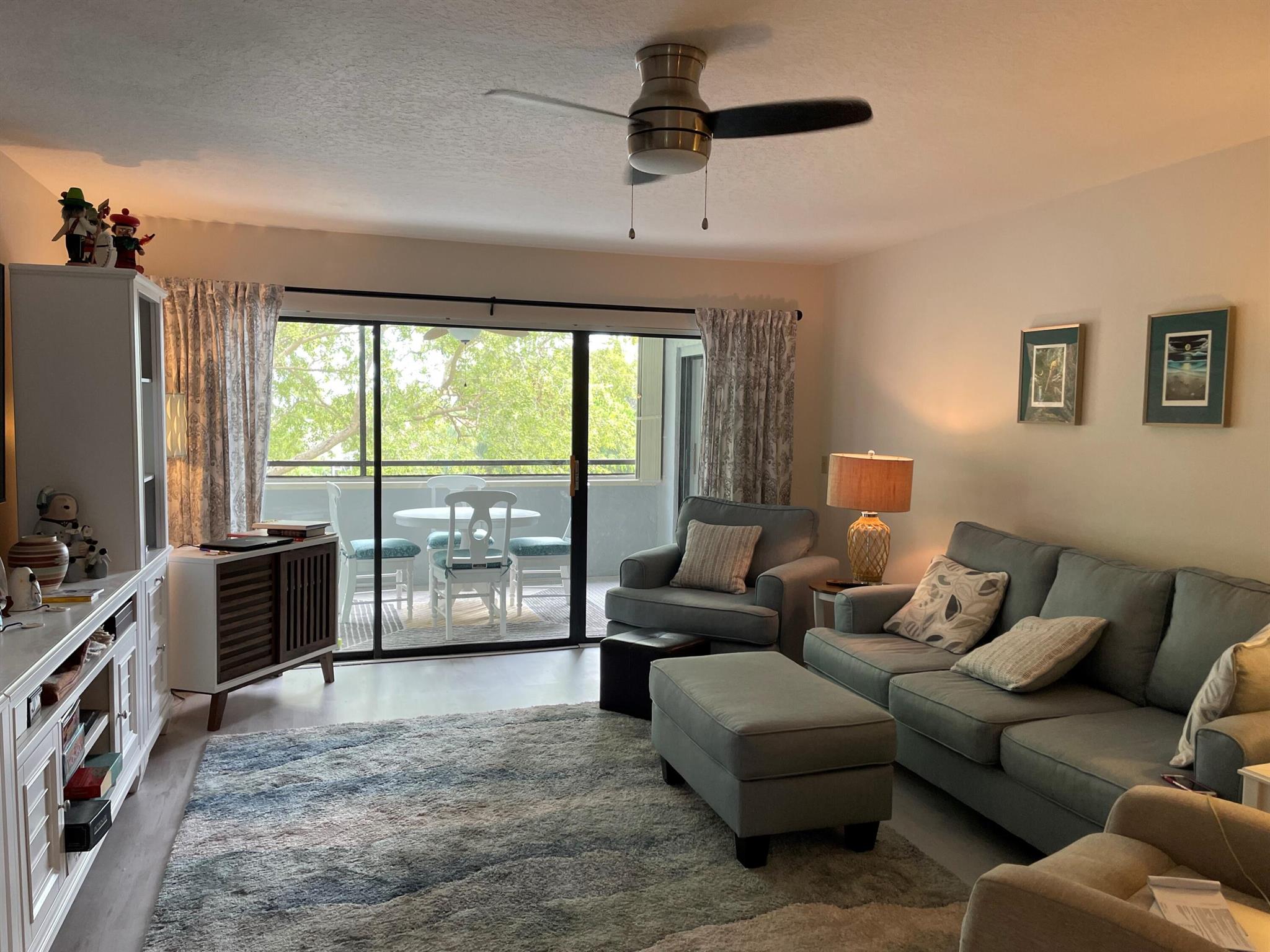 SHORES AT WELLINGTON COND - Residential