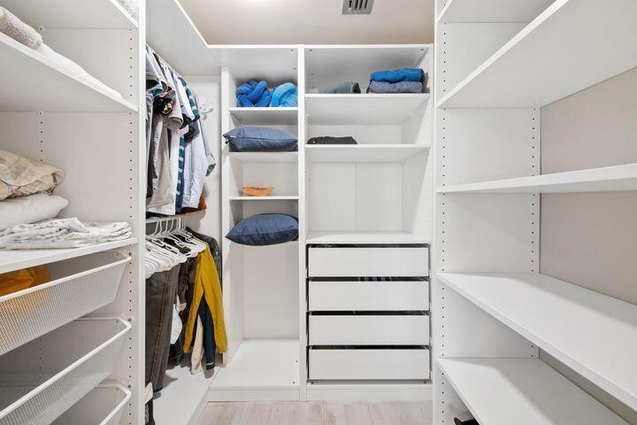 SHORES AT WELLINGTON COND - Residential