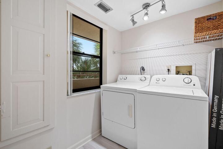 SHORES AT WELLINGTON COND - Residential