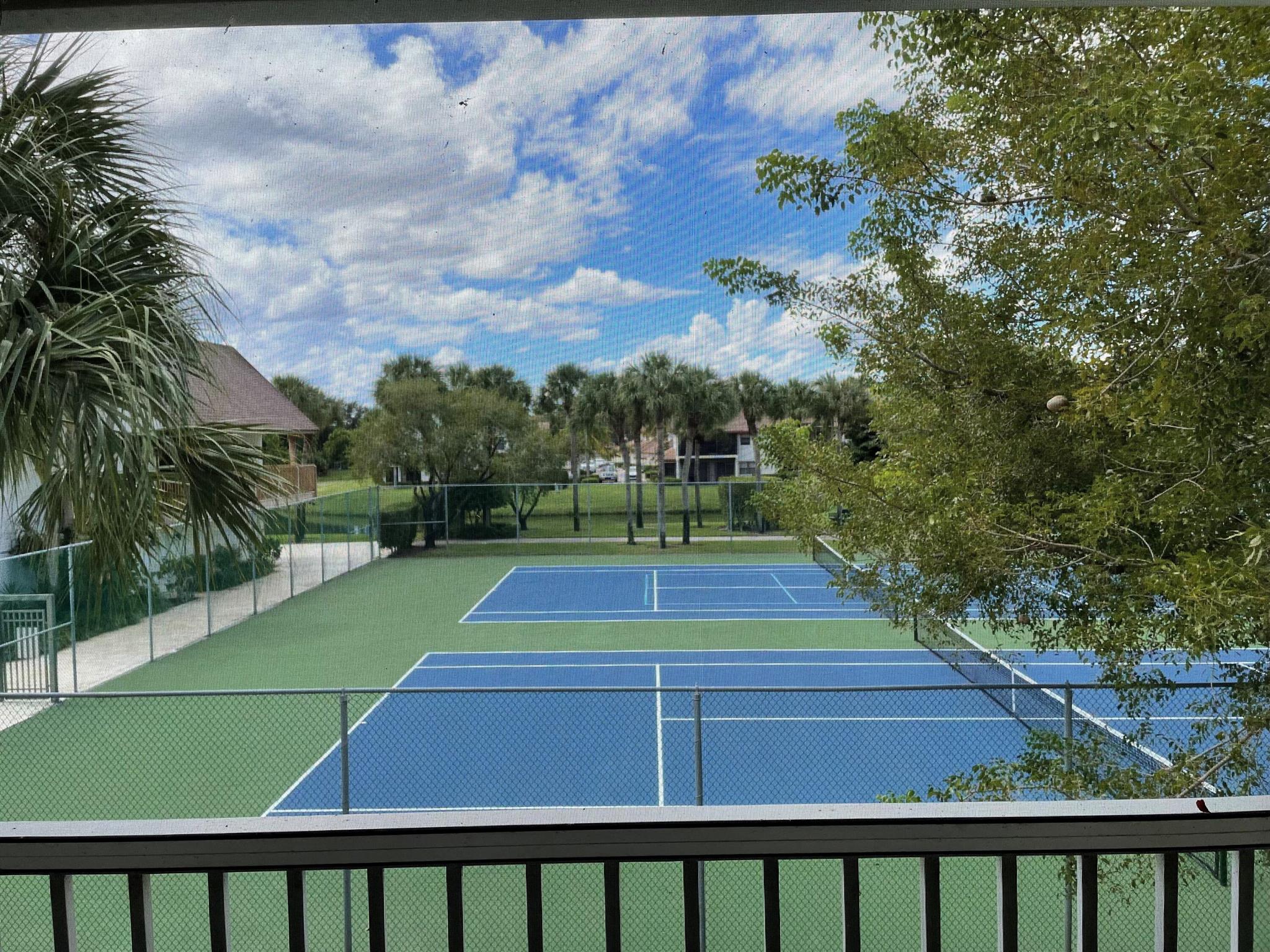 SHORES AT WELLINGTON COND - Residential