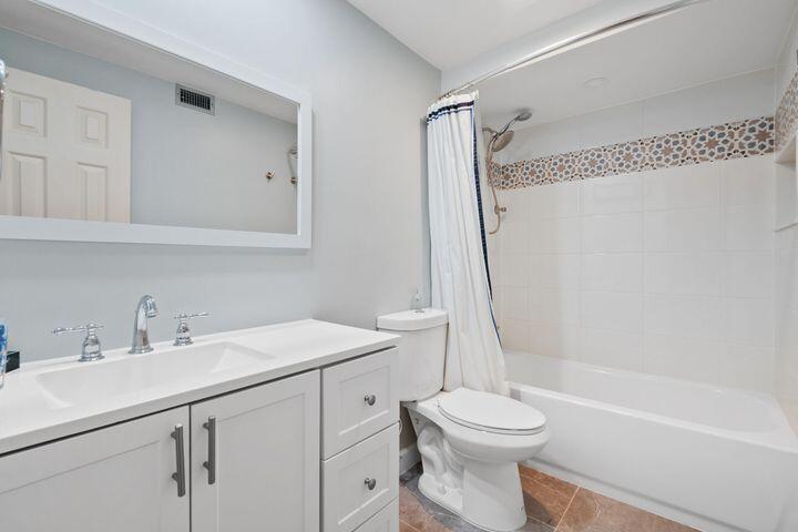 SHORES AT WELLINGTON COND - Residential