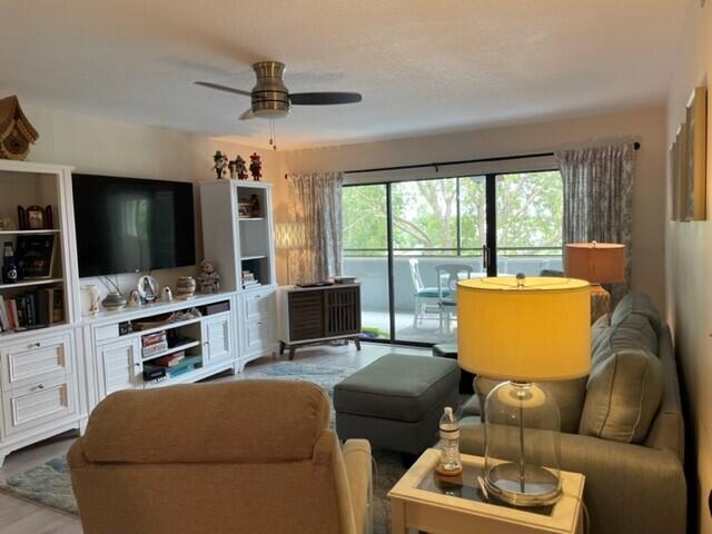 SHORES AT WELLINGTON COND - Residential