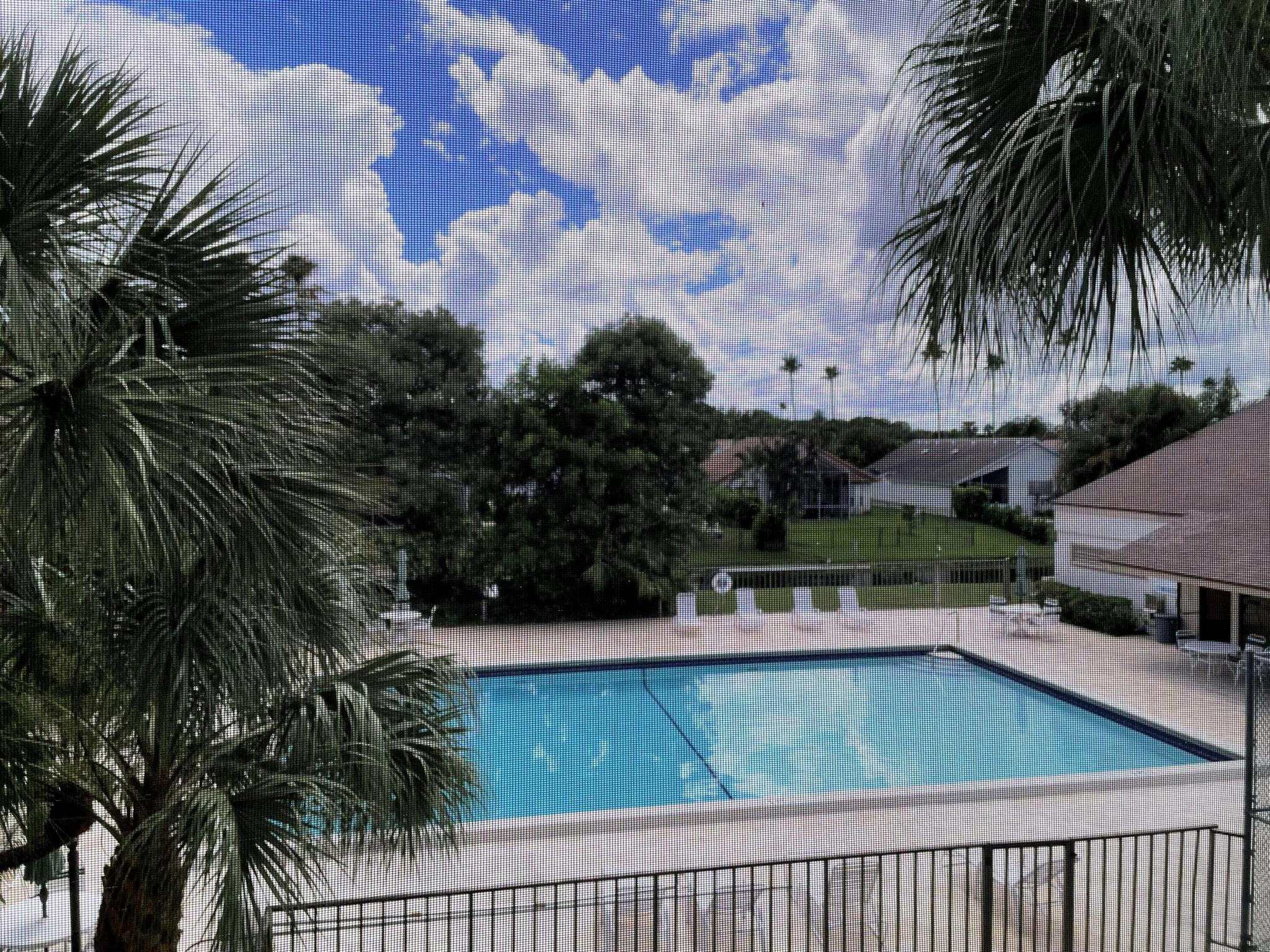 SHORES AT WELLINGTON COND - Residential