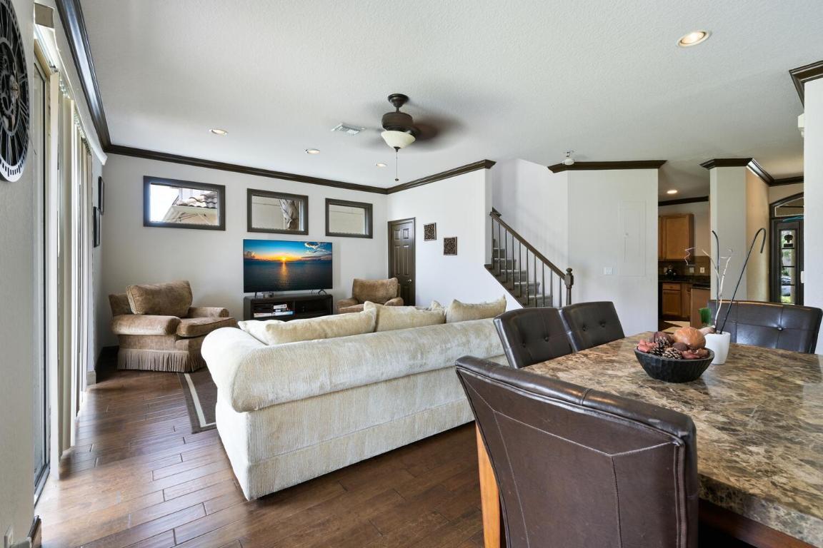 GABLES AT NORTHLAKE 1 - Residential