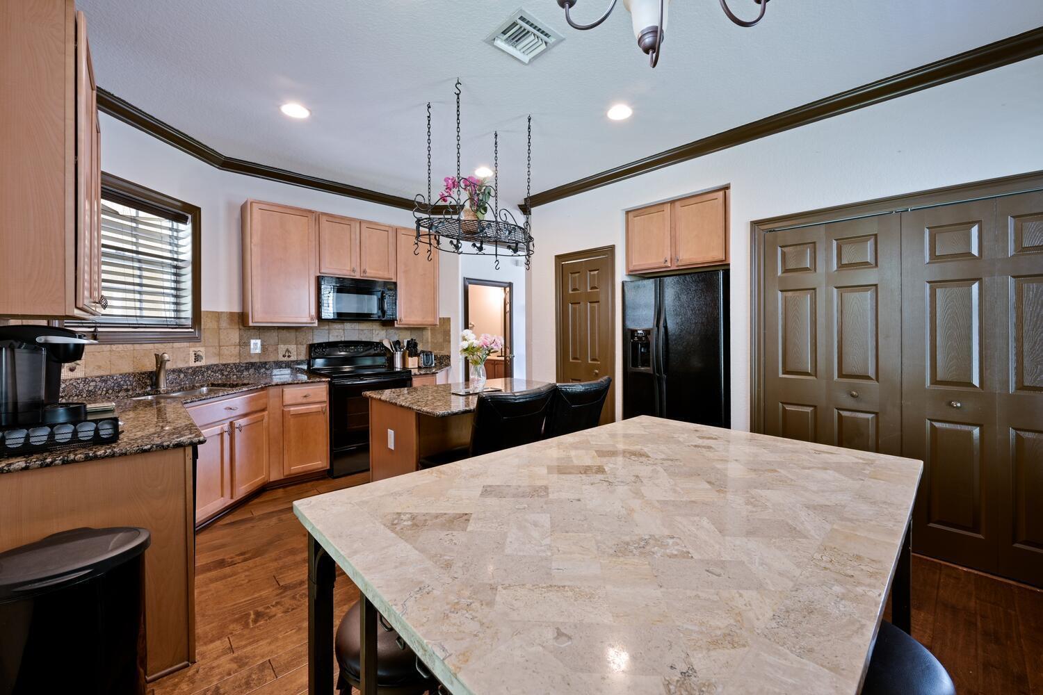 GABLES AT NORTHLAKE 1 - Residential