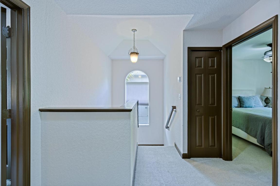 GABLES AT NORTHLAKE 1 - Residential